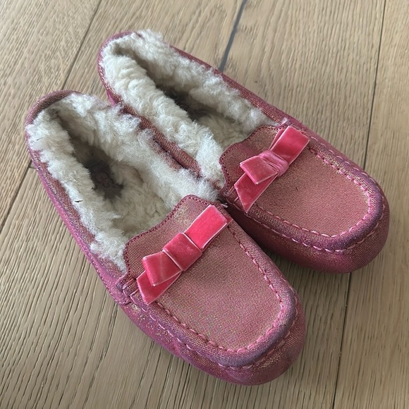 UGG Girls  ANNMARIE 1003086K Fuschia Pink Glitter SHOES 2 - Picture 1 of 3